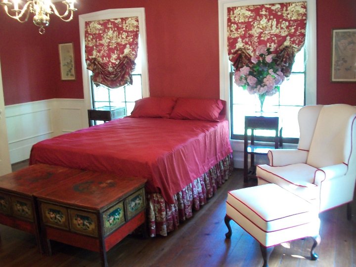 Chinoiserie bedroom at Bellamy Manor and Gardens