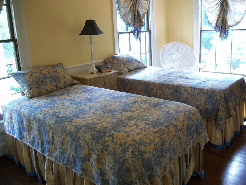 La Petite Maisonnette Room at Bellamy Bed and Breakfast