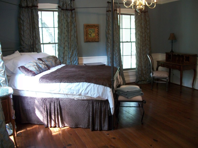 Side view of Vieux Carre Room at Bellamy Manor, NC